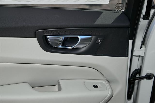 new 2025 Volvo XC60 car