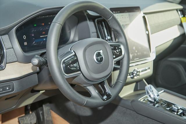 new 2025 Volvo XC90 Plug-In Hybrid car