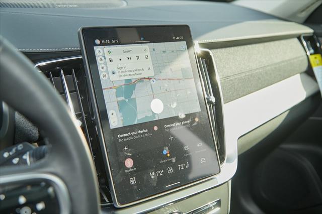 new 2025 Volvo XC90 Plug-In Hybrid car