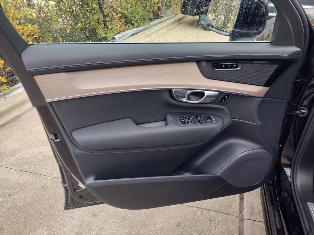 new 2026 Volvo XC90 car, priced at $68,825