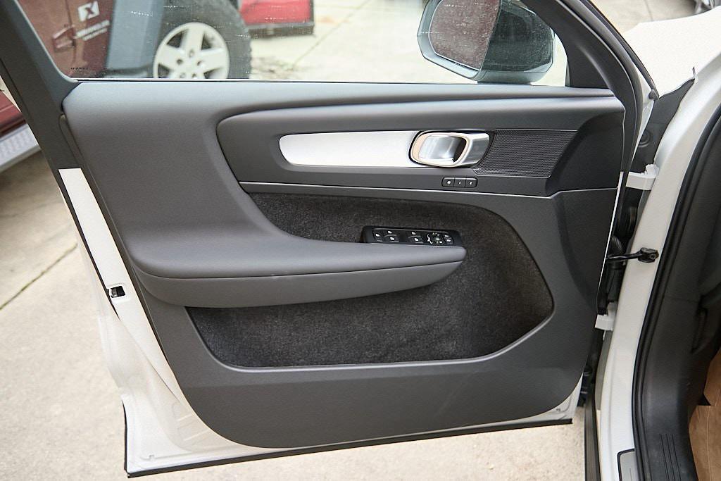 new 2026 Volvo XC40 car, priced at $44,525