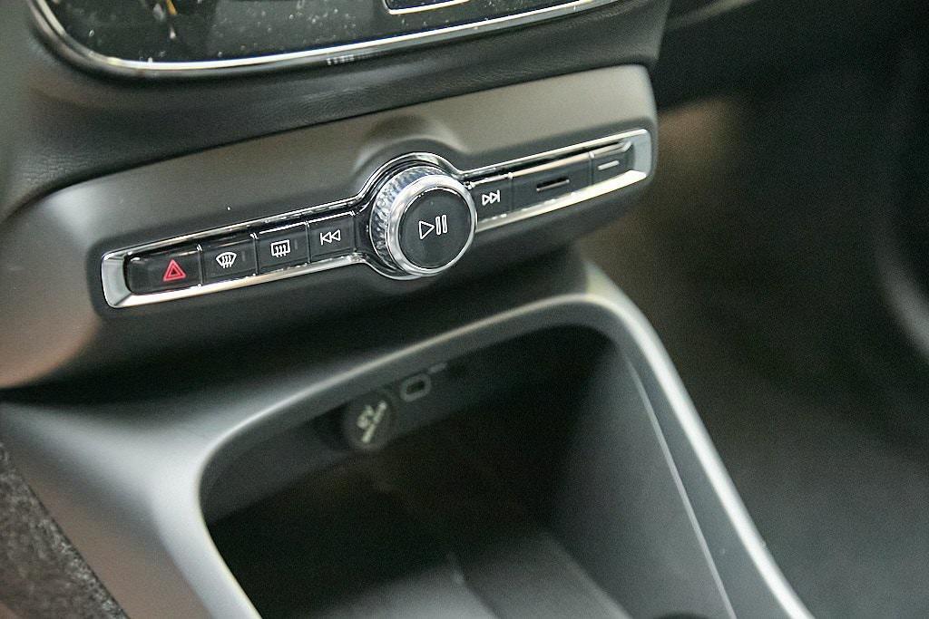 new 2026 Volvo XC40 car, priced at $44,525