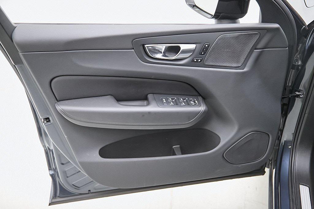 used 2023 Volvo XC60 car, priced at $35,995