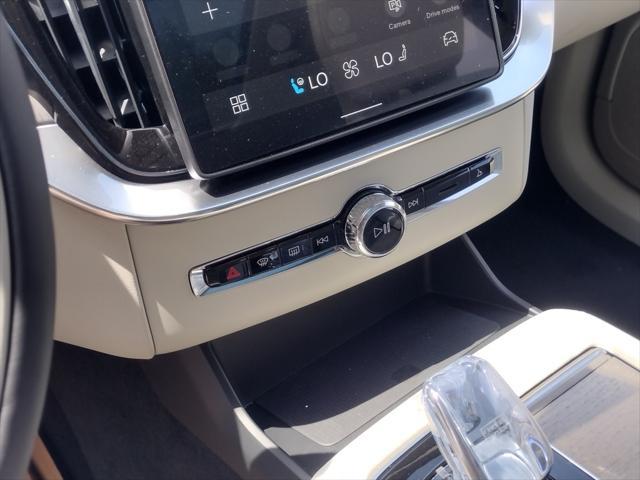 new 2026 Volvo XC90 car, priced at $70,455
