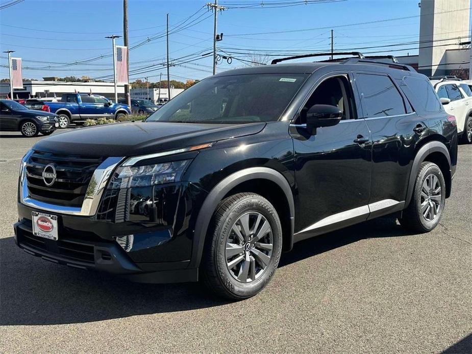 new 2024 Nissan Pathfinder car, priced at $46,825