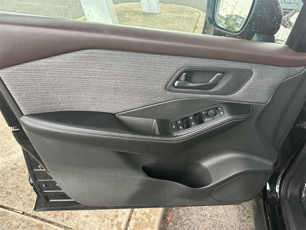 used 2021 Nissan Rogue car, priced at $21,900