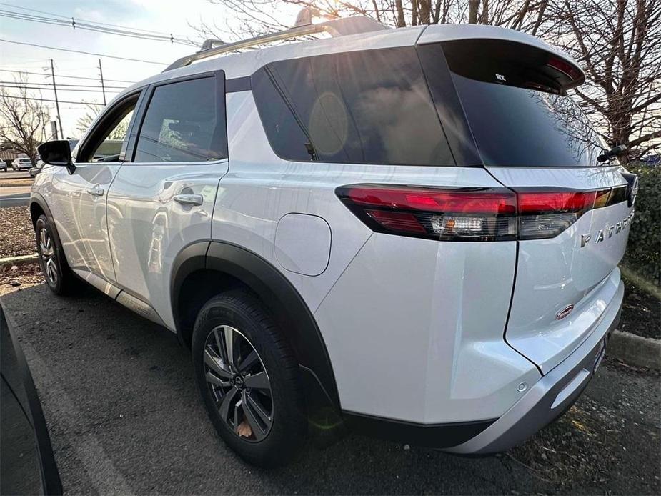 new 2025 Nissan Pathfinder car, priced at $49,360