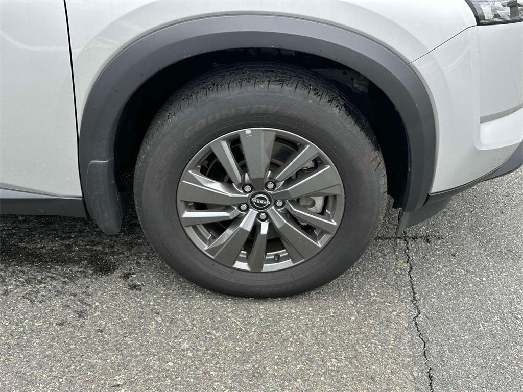 used 2024 Nissan Pathfinder car, priced at $29,995