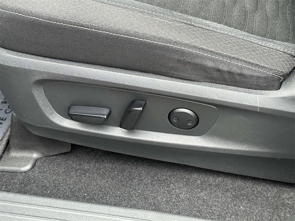 used 2022 Nissan Pathfinder car, priced at $29,588