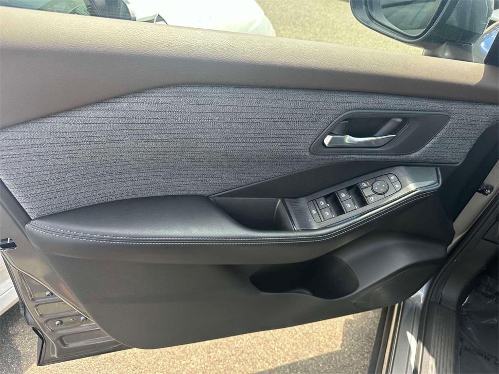 used 2023 Nissan Rogue car, priced at $27,900