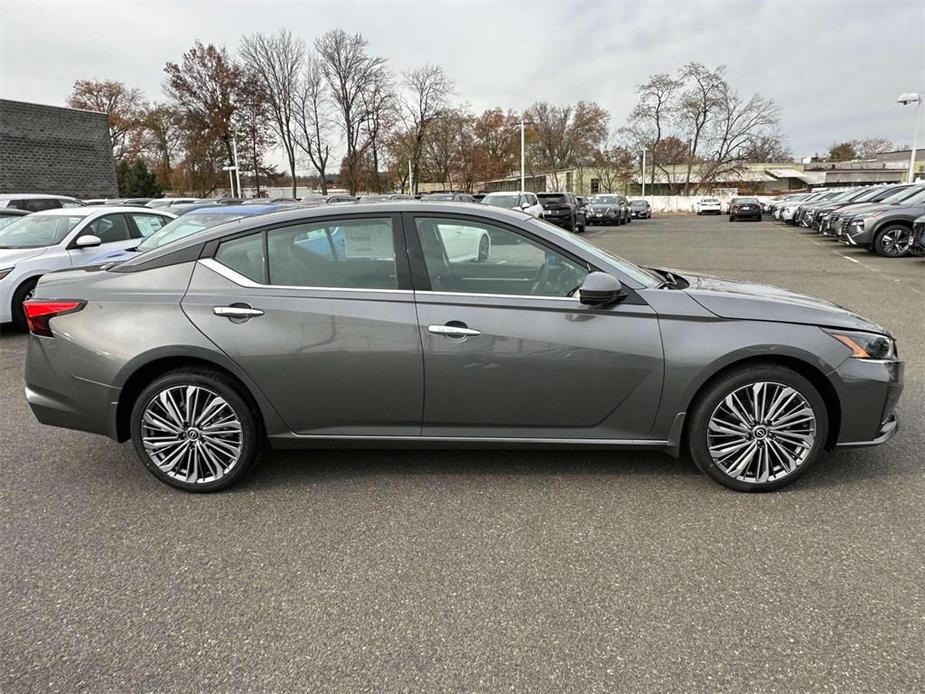 new 2025 Nissan Altima car, priced at $37,180