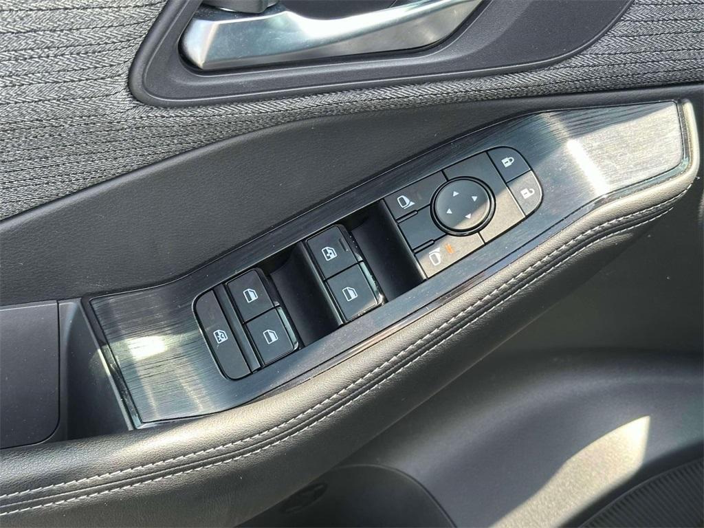used 2022 Nissan Rogue car, priced at $22,995