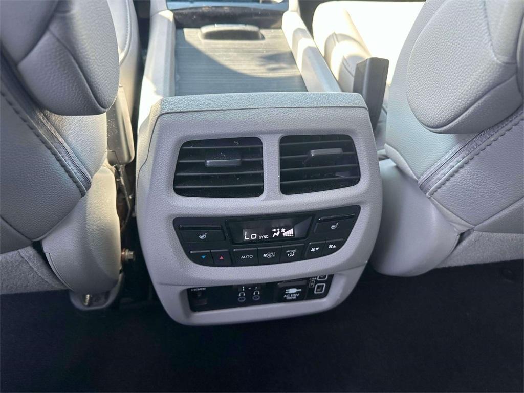 used 2020 Honda Pilot car, priced at $29,995