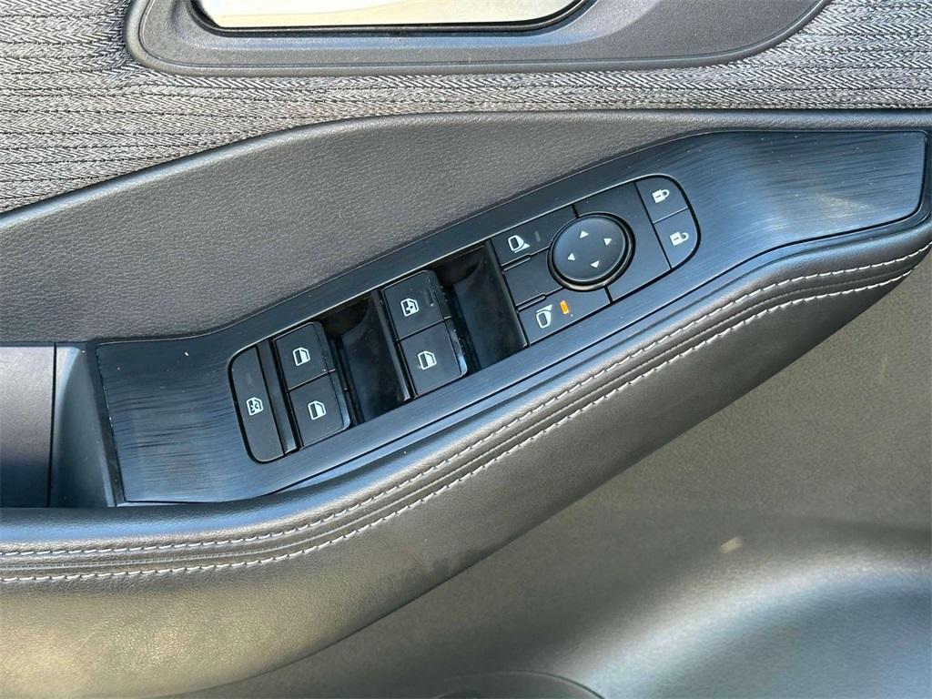 used 2021 Nissan Rogue car, priced at $18,995