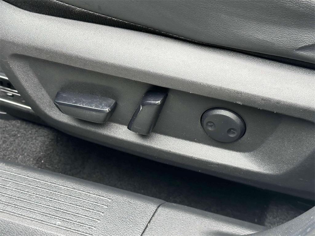 used 2021 Nissan Rogue car, priced at $19,995