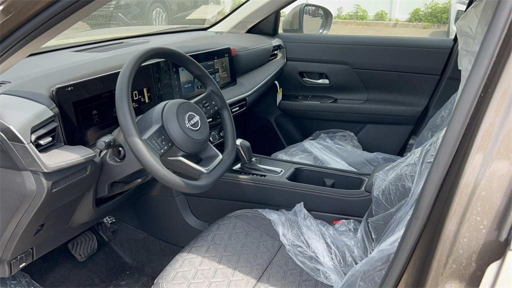new 2025 Nissan Kicks car, priced at $27,160