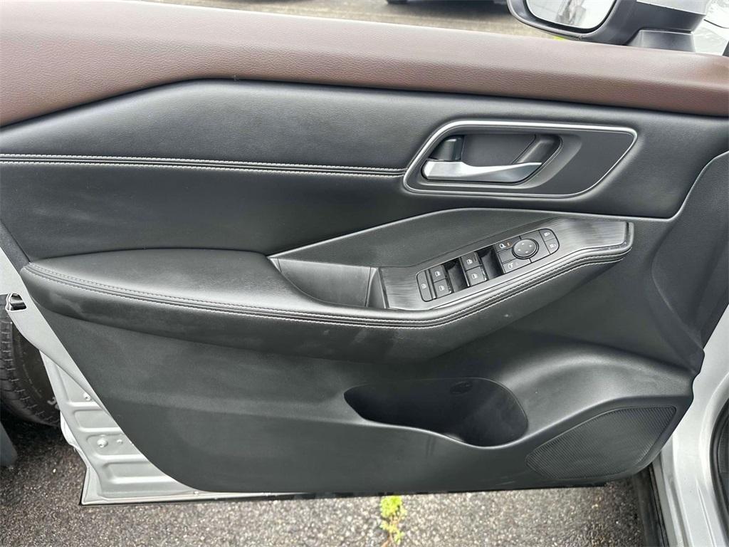 used 2021 Nissan Rogue car, priced at $21,988