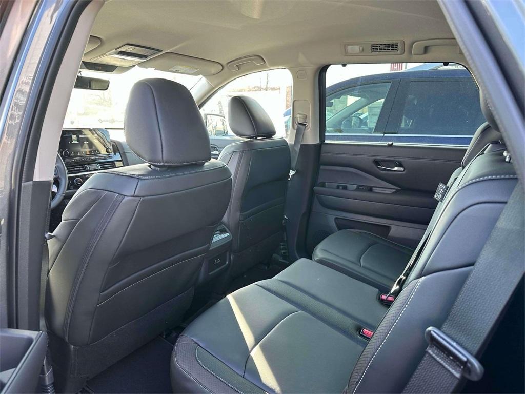 new 2025 Nissan Pathfinder car, priced at $48,050