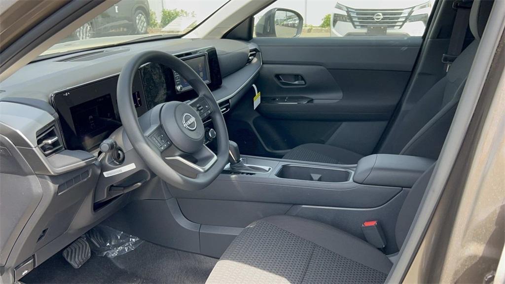 new 2025 Nissan Kicks car, priced at $25,685