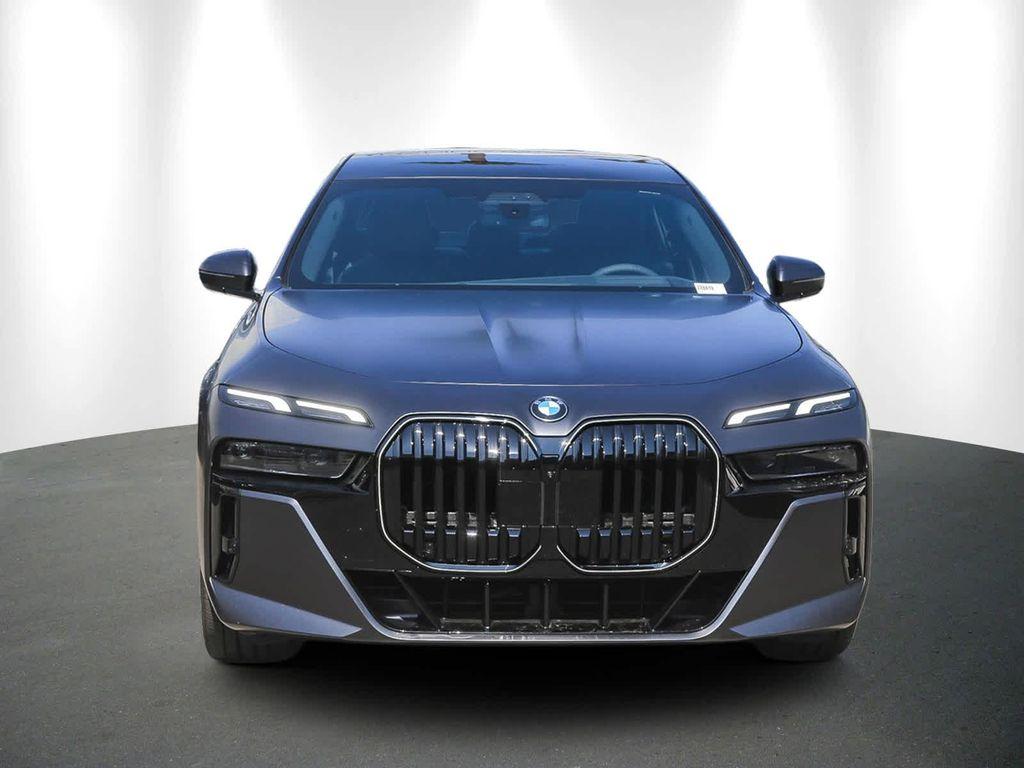new 2025 BMW 760 car, priced at $139,025