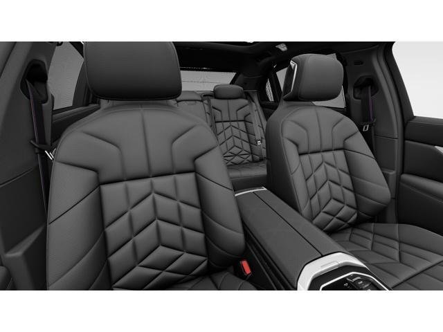 new 2025 BMW 760 car, priced at $139,025
