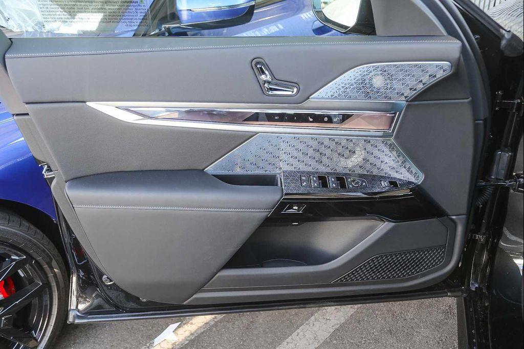 new 2025 BMW 760 car, priced at $132,025