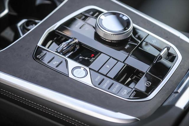 new 2026 BMW X7 car, priced at $124,675