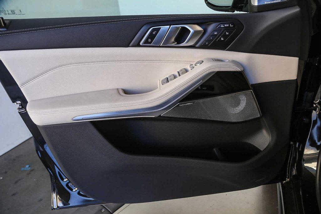 new 2025 BMW ALPINA XB7 car, priced at $157,645