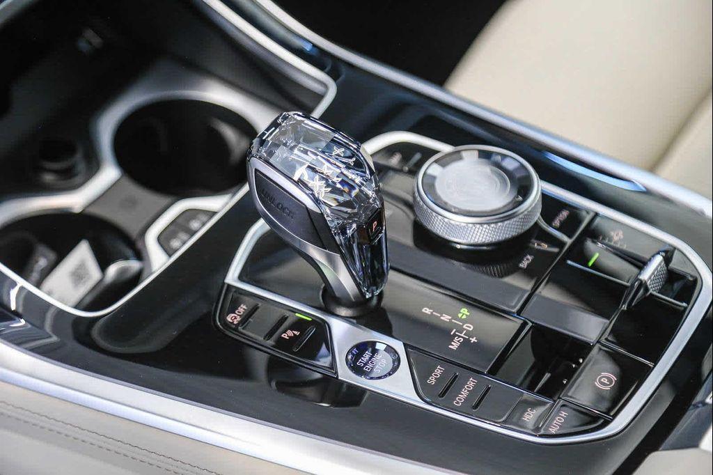 new 2025 BMW ALPINA XB7 car, priced at $157,645
