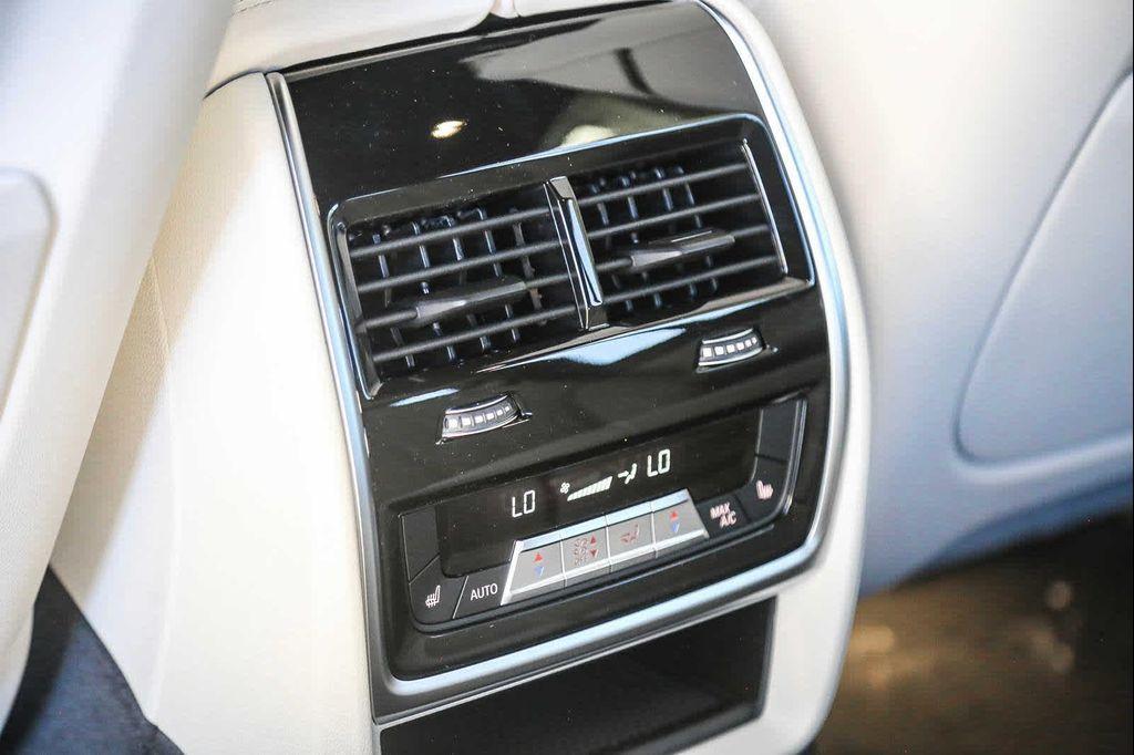 new 2025 BMW ALPINA XB7 car, priced at $157,645