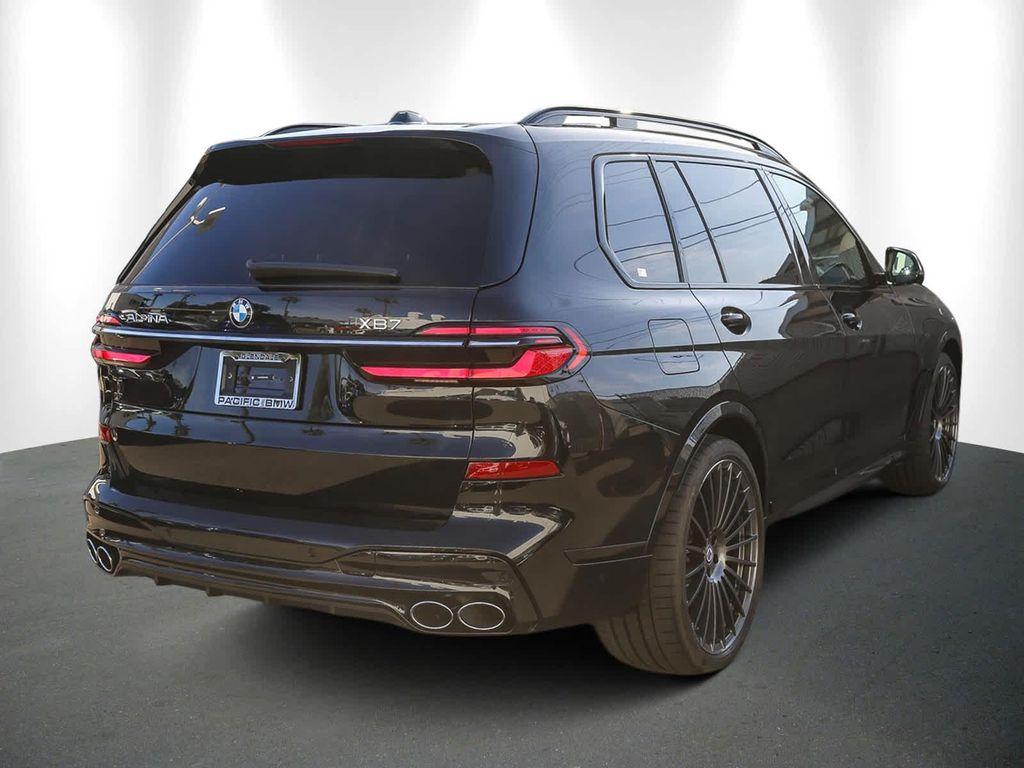 new 2025 BMW X7 car, priced at $157,645