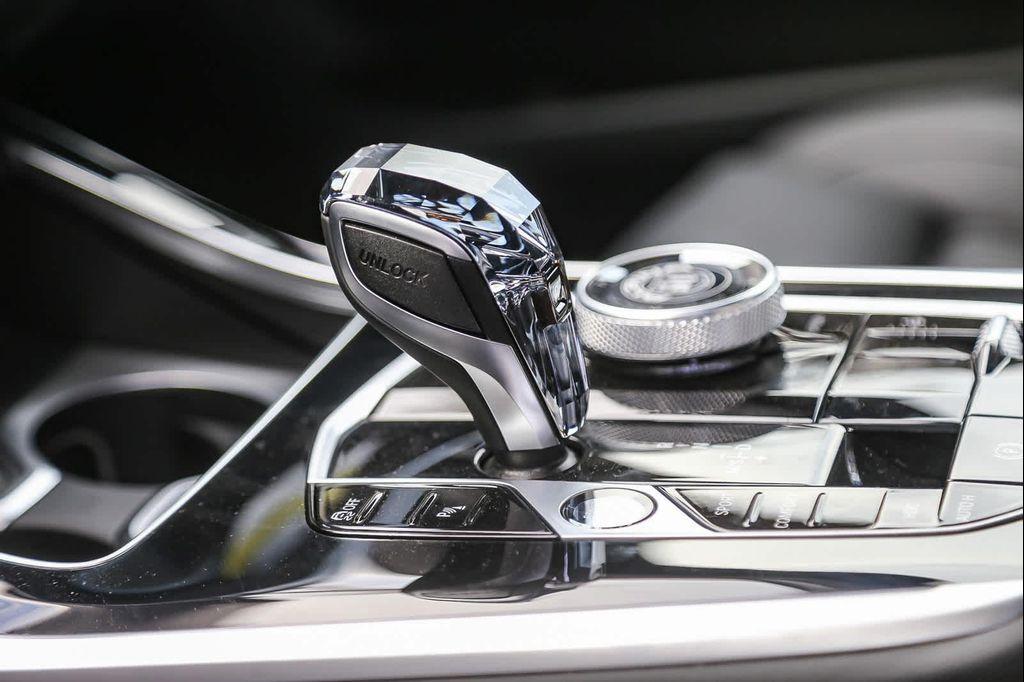 new 2025 BMW ALPINA XB7 car, priced at $158,195