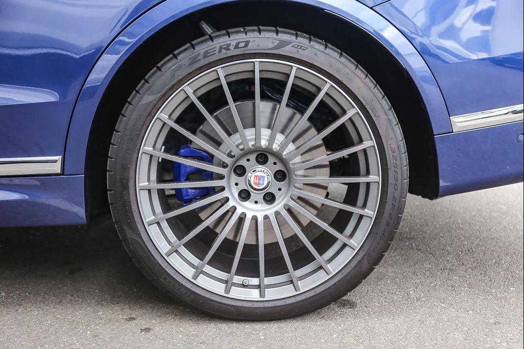 new 2025 BMW ALPINA XB7 car, priced at $158,195