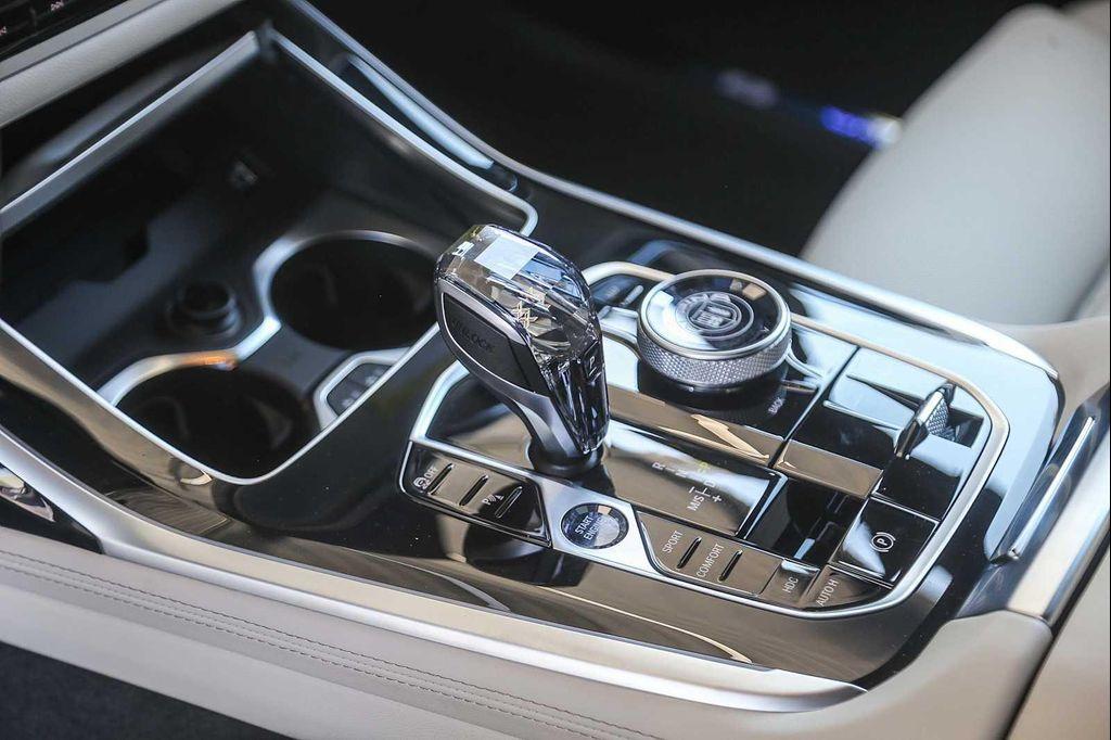 new 2026 BMW ALPINA XB7 car, priced at $161,125