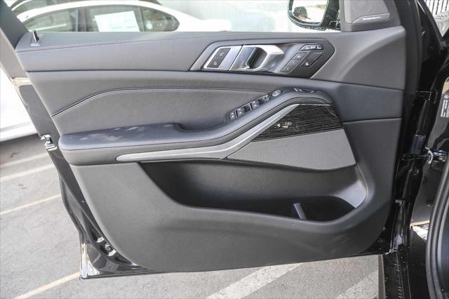 new 2026 BMW X7 car, priced at $115,625
