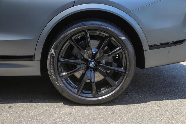 new 2026 BMW X7 car, priced at $124,675