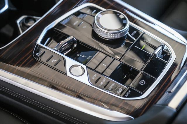 new 2026 BMW X7 car, priced at $124,675