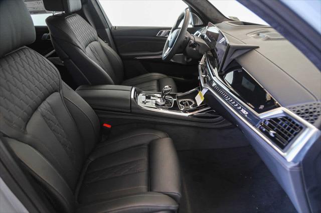 new 2025 BMW X7 car, priced at $158,295