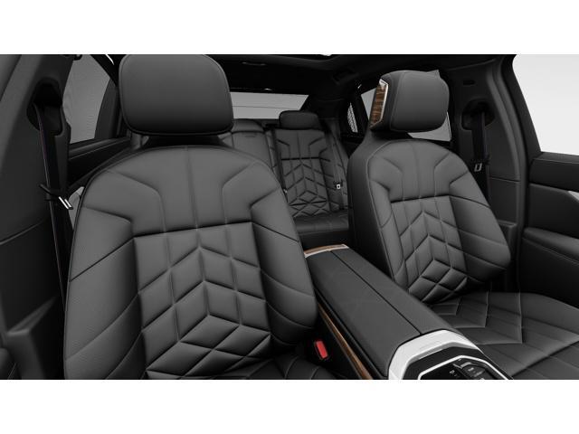 new 2025 BMW 760 car, priced at $135,125