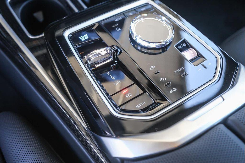 new 2026 BMW i7 car, priced at $114,925