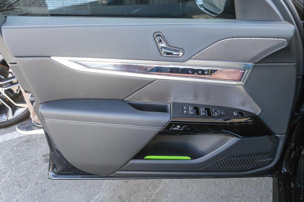 new 2026 BMW i7 car, priced at $114,925