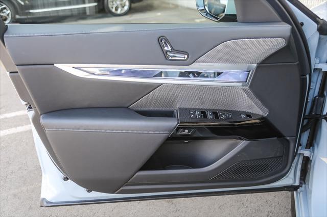 used 2025 BMW i7 car, priced at $99,500