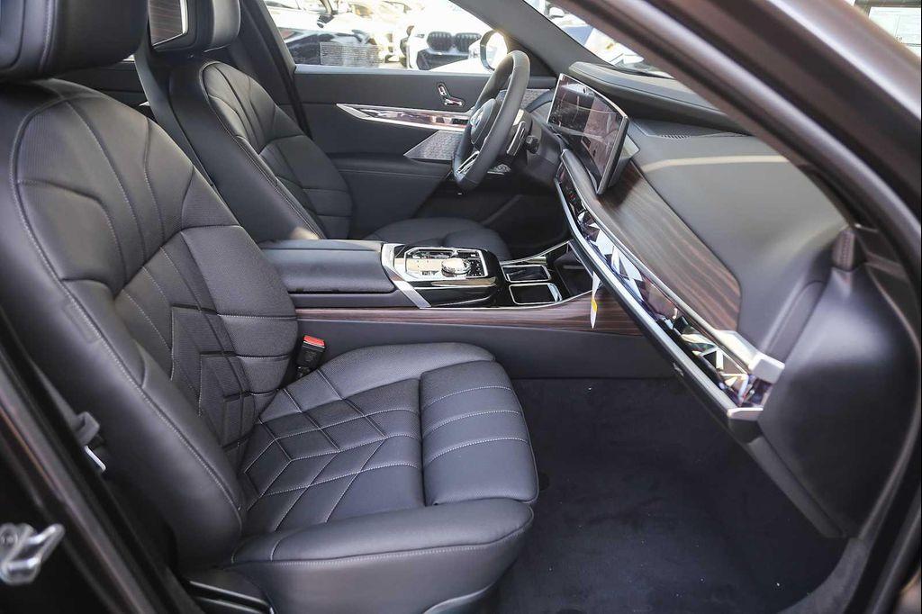 new 2025 BMW 760 car, priced at $137,025