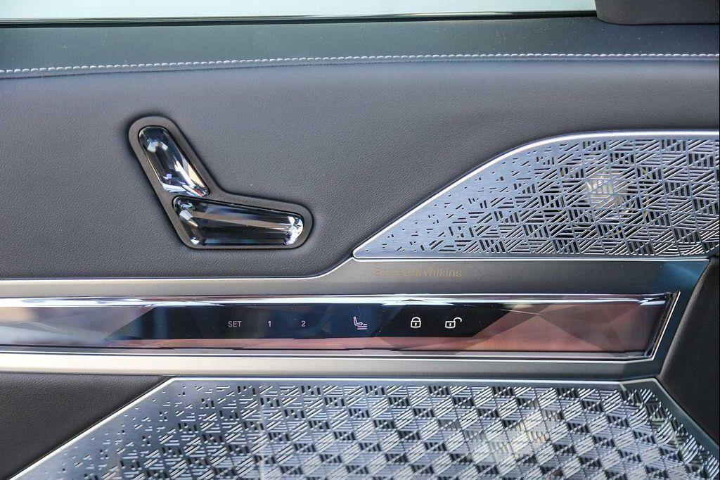 new 2025 BMW 760 car, priced at $137,025