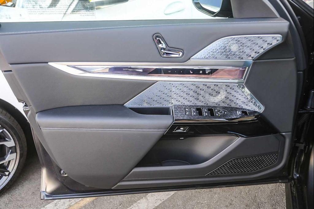 new 2025 BMW 760 car, priced at $137,025