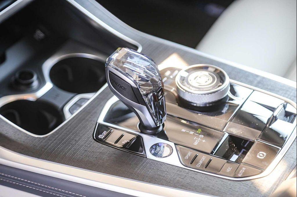 new 2026 BMW ALPINA XB7 car, priced at $163,475