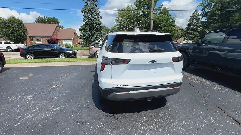 new 2026 Chevrolet Equinox car, priced at $33,415