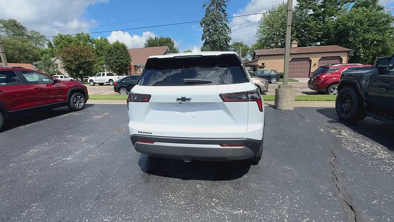 new 2026 Chevrolet Equinox car, priced at $33,415