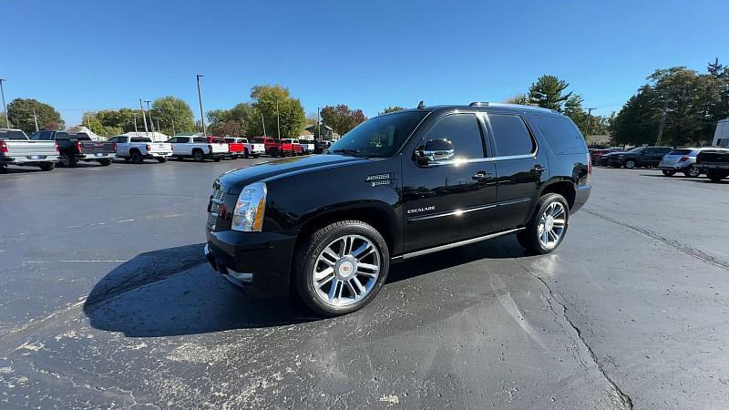 used 2014 Cadillac Escalade car, priced at $17,988