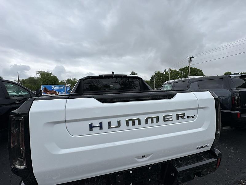 new 2025 GMC HUMMER EV Pickup car, priced at $109,740